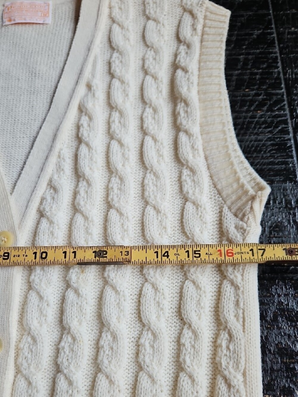 Vintage New Pendleton Cream Cable Knit V-Neck Buttoned Sweater Vest Size Medium - Picture 12 of 16